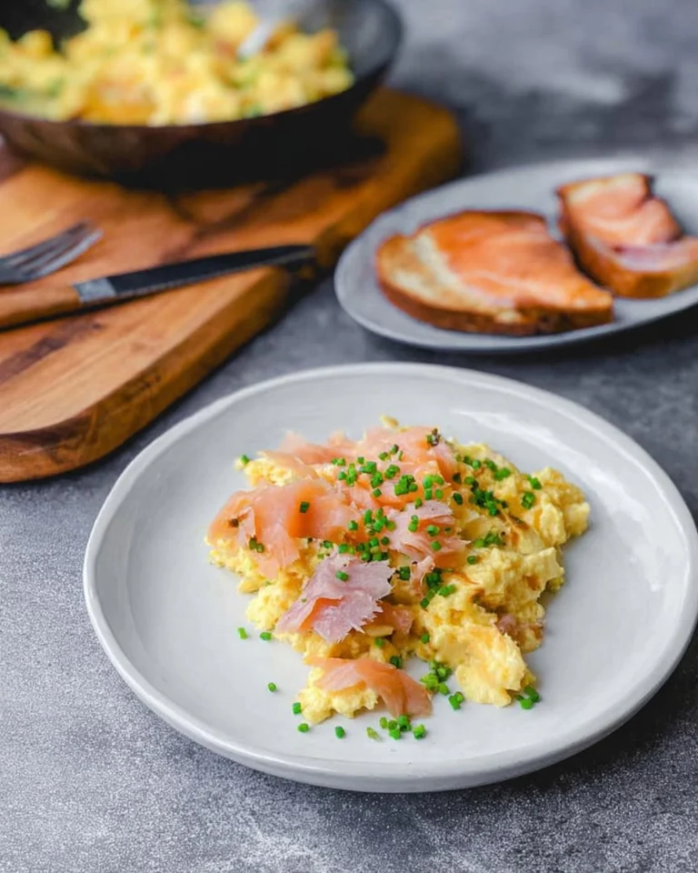 Soft-Scrambled-Eggs-with-Smoked-Salmon-Chives-Toast-or-Bagel-Recipe