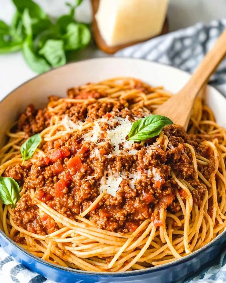 Spaghetti-Bolognese-Classic-Meat-Sauce-Pasta-Dinner-Recipe