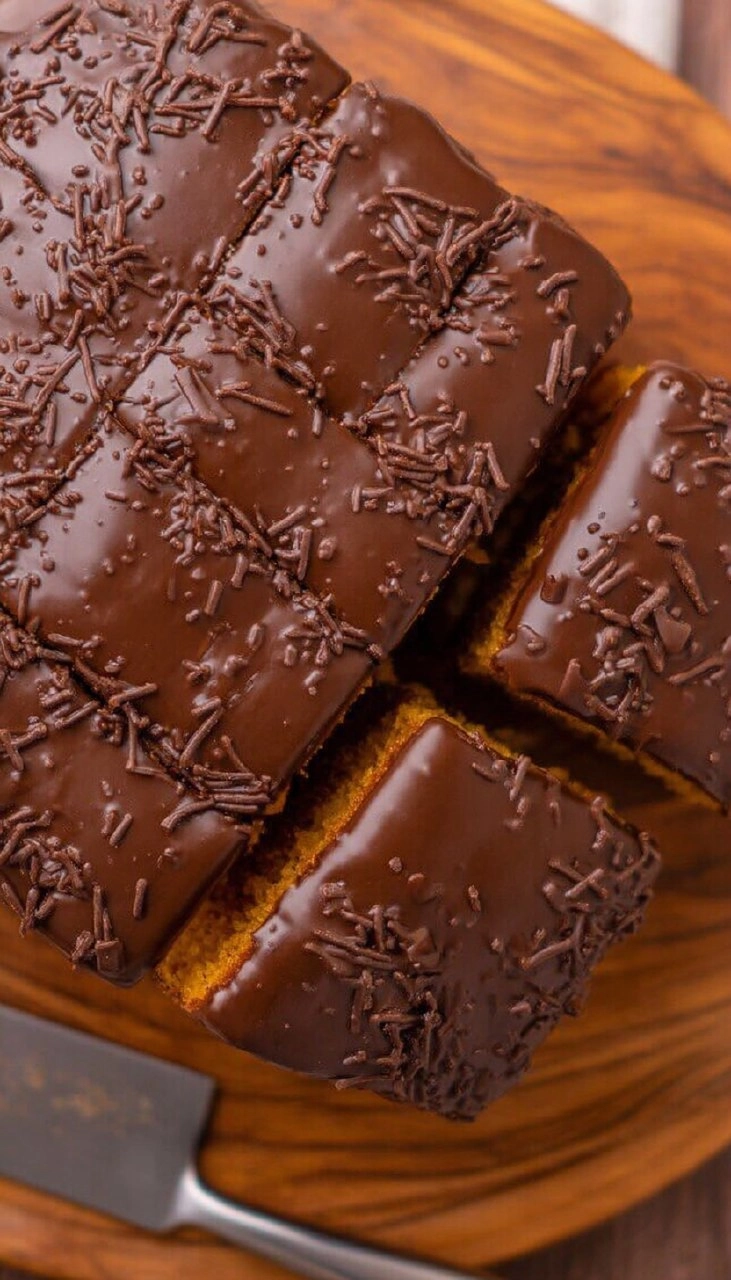 Brazilian Carrot Cake with Chocolate Glaze